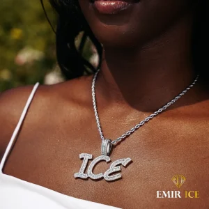 COLLIER PERSONNALISÉ LETTRE DIAMANT BAGUETTE FEMME OR BLANC