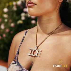COLLIER LETTRE DIAMANT PERSONNALISÉ FEMME OR JAUNE