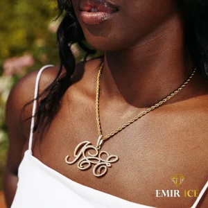 COLLIER PERSONNALISÉ PRENOM LETTRE CURSIVE OR JAUNE