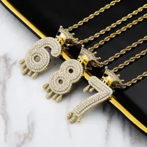 COLLIER PENDENTIF CHIFFRE ROYAL