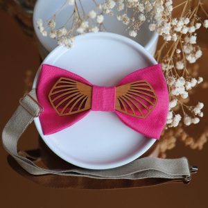 Noeud papillon en bois et tissu framboise